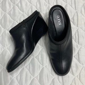 NEW * ANA Slip on Wedges